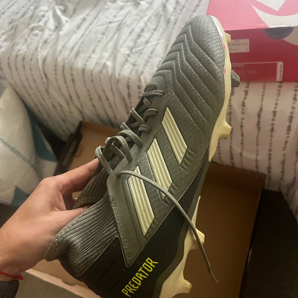 Adidas predator 19.3 FG GREY SOCCER SIZE 12